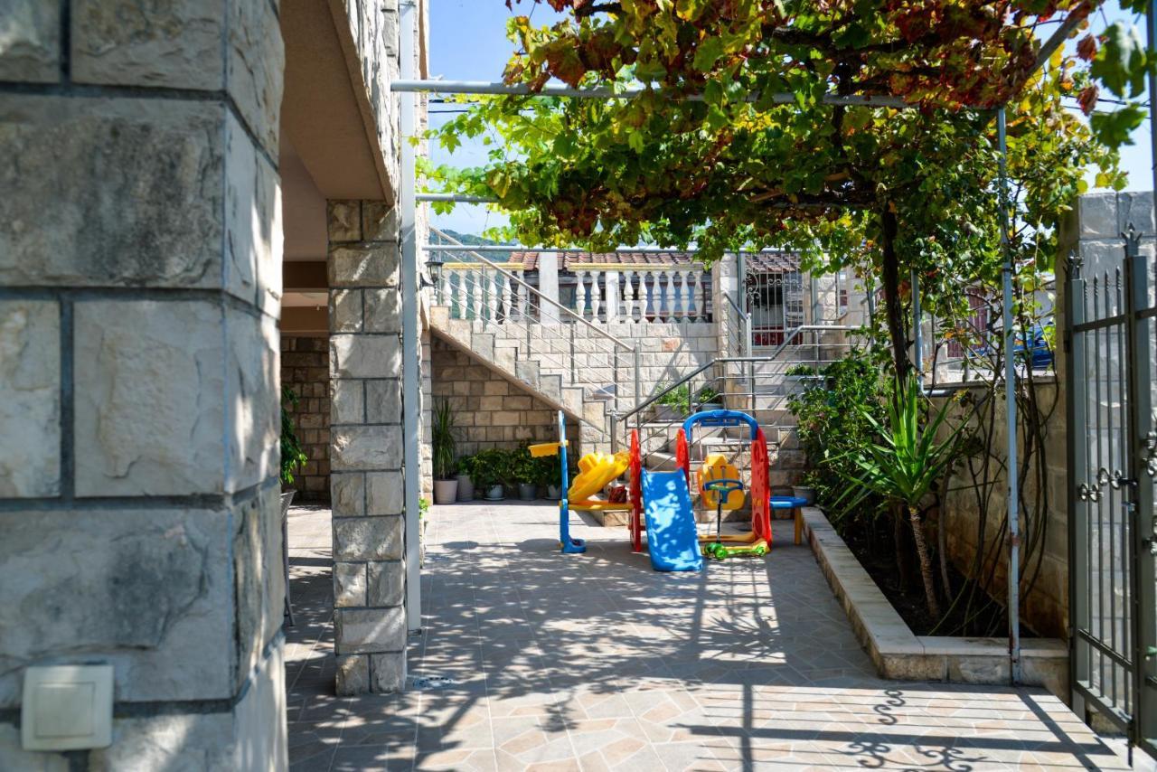 Guest House Ivana Tivat Luaran gambar